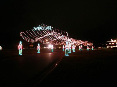 08 - Santa's Lane