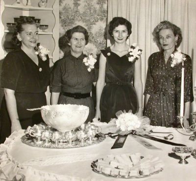 1958 - Mollie, Mary and Blanche