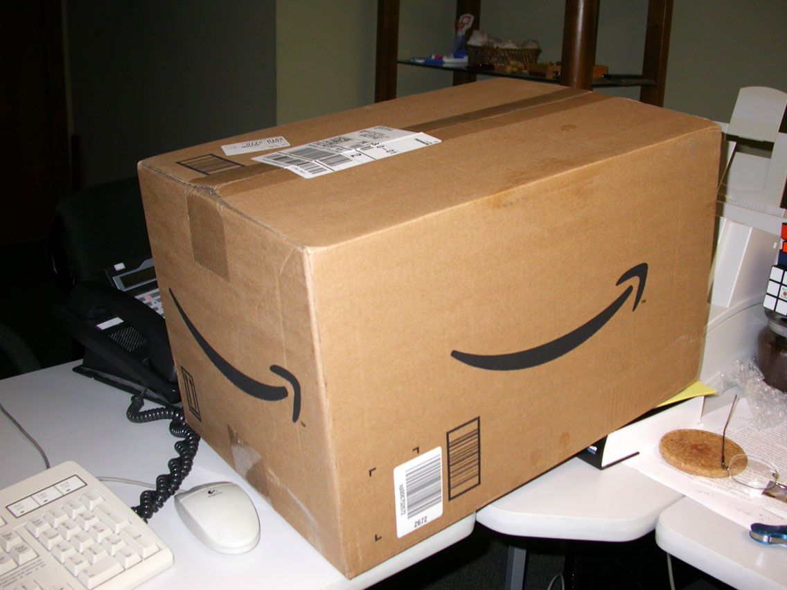 001 - Look, A Box