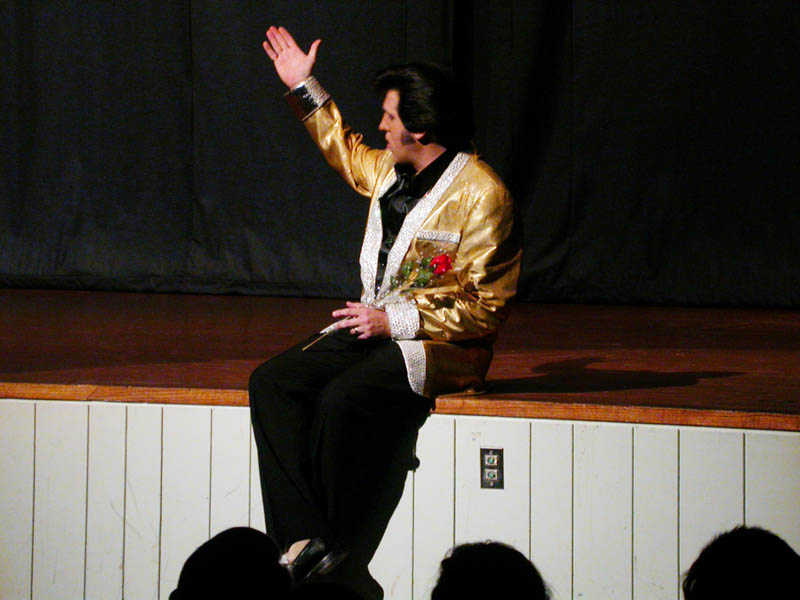 05 - Elvis With Rose