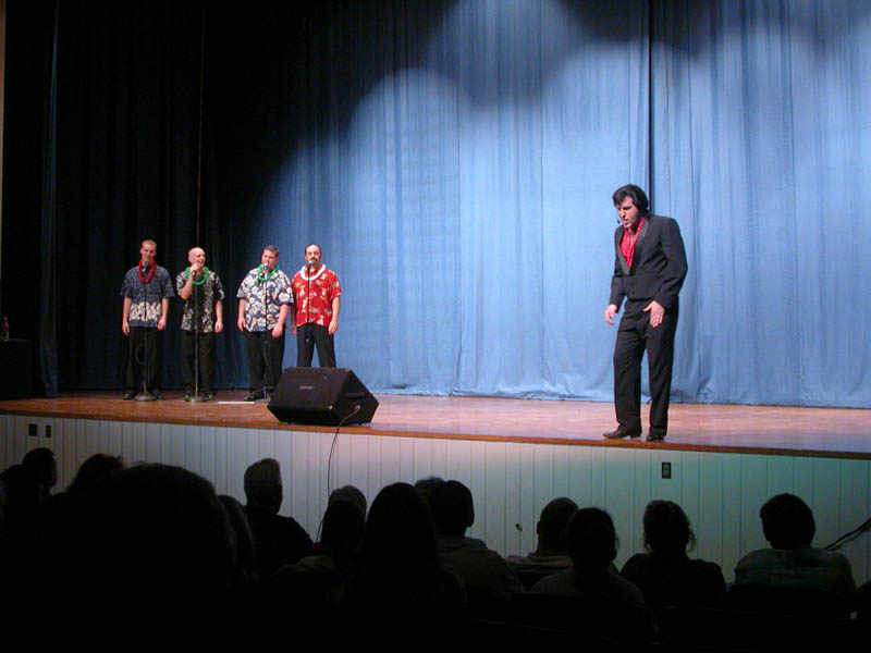 18 - Elvis With Backup