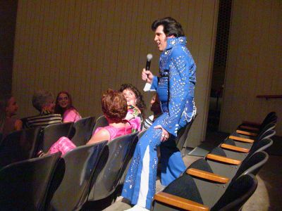 26 - Elvis in Audience