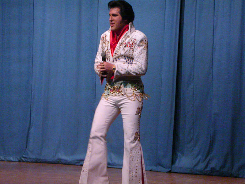 29 - Elvis in White