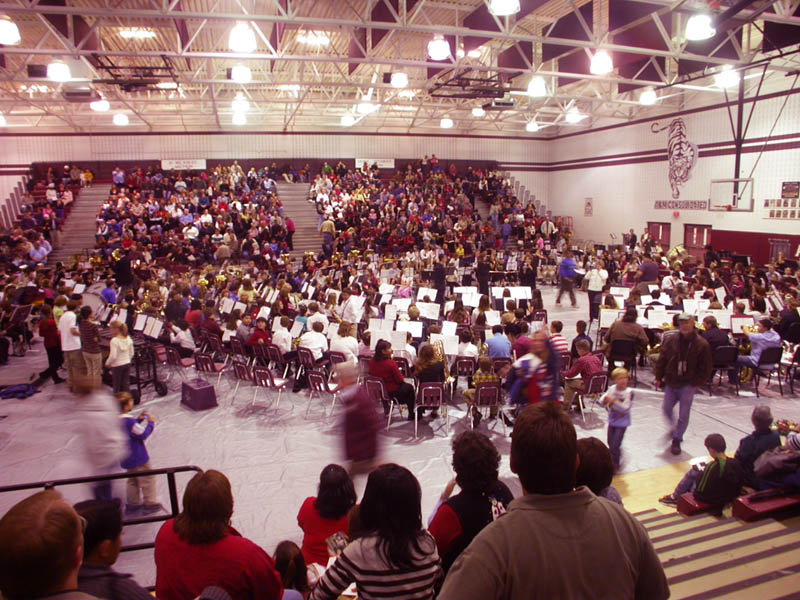 01 - 12/04 - Leah Concert Crowd