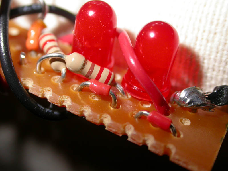 04/13 - Battery Charge Detector