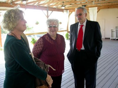 055 - Sandra, Noel And Leonard