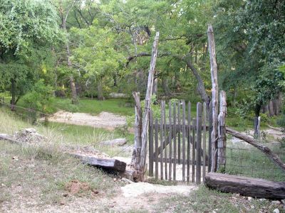 28 - Gate