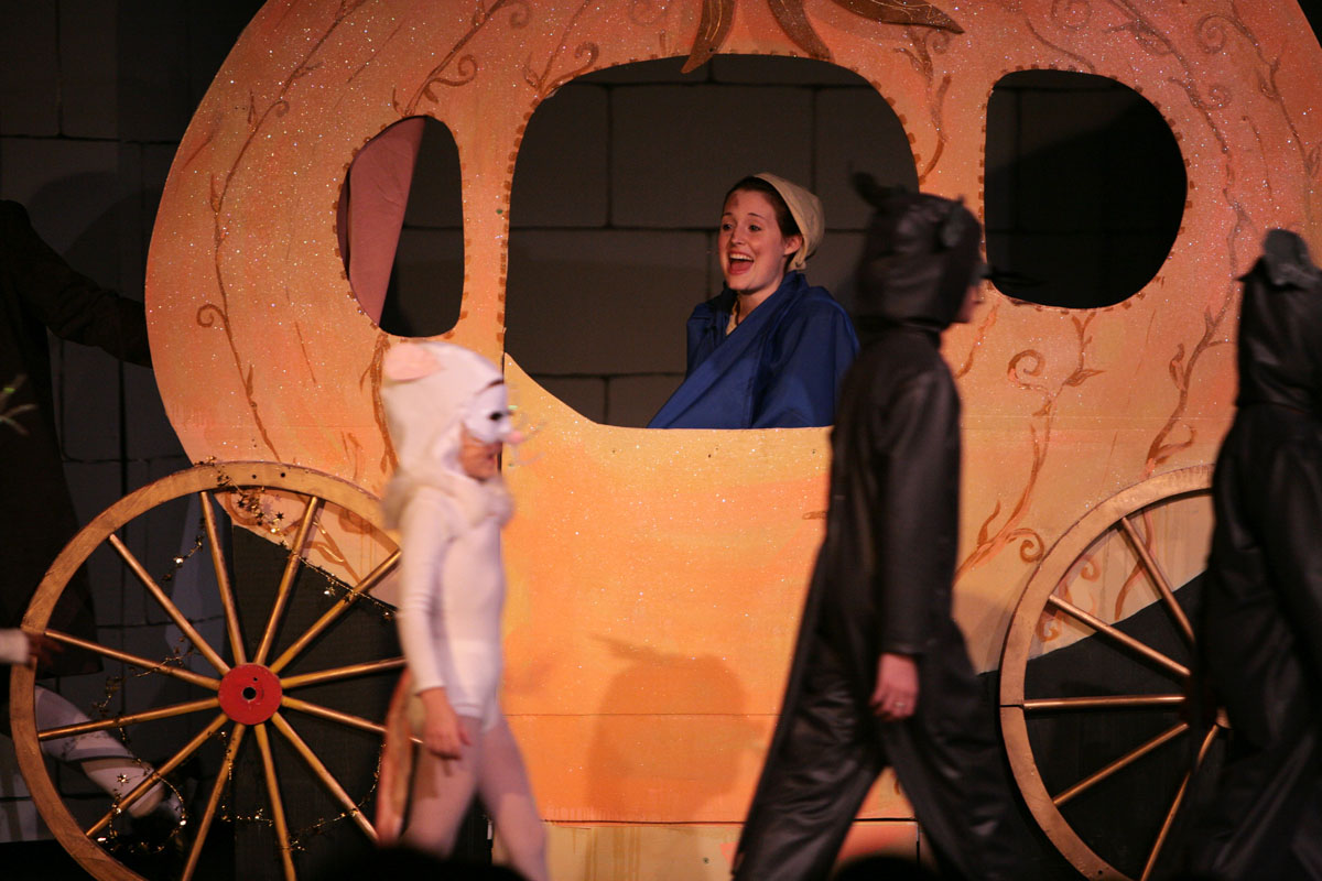 032 - Cinderella on Her Way