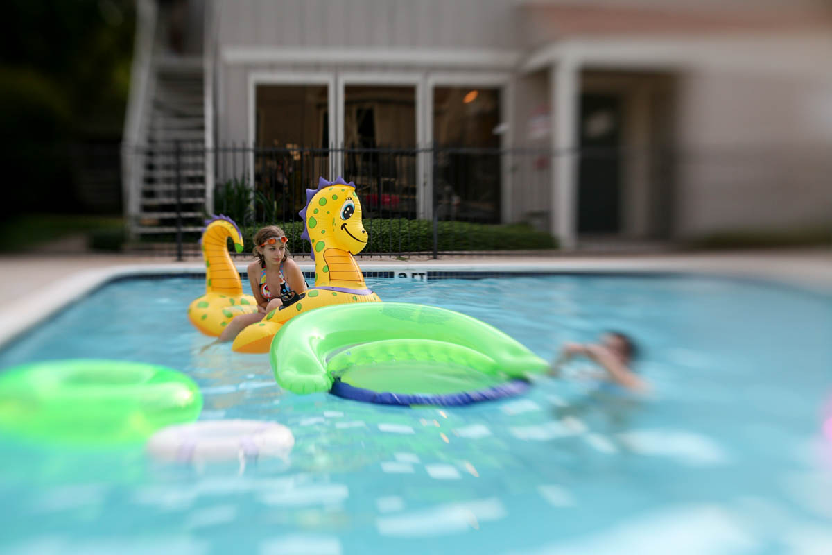 08 - Pool