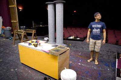 087 - Joey and Columns
