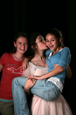 Tori, Danielle and Hannah (2)