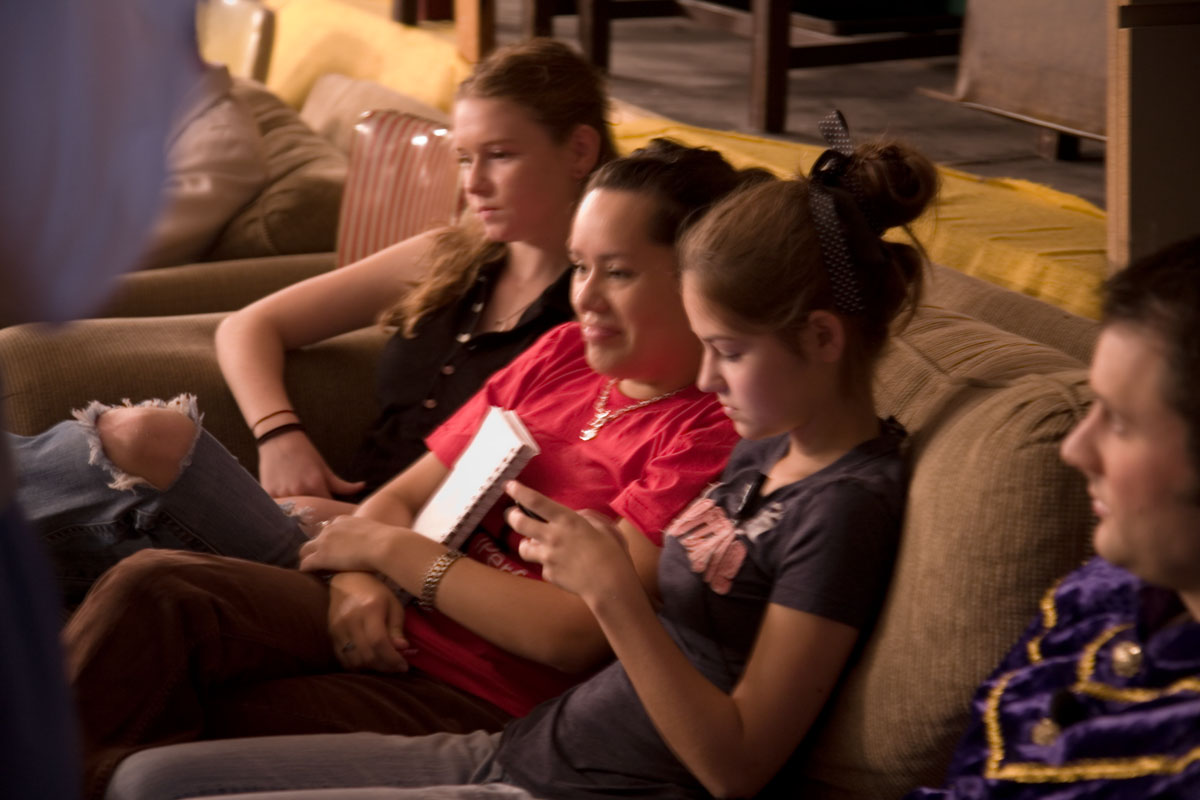 132 - Tori, Foo and Hannah