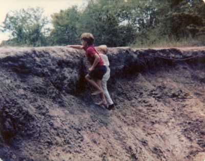 A05 - 1977? - Alan and Greg