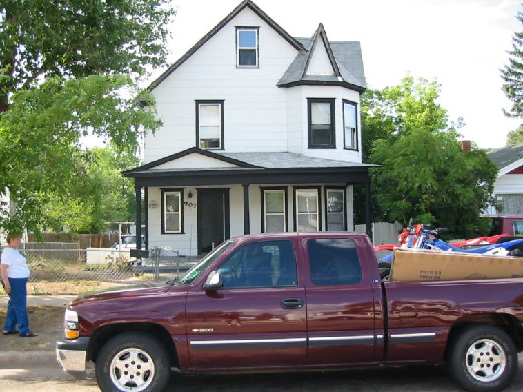 Cheyenne 2003 Loading up.JPG